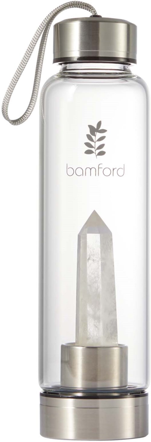 En tydlig flaska med silverlock och en vit tråd. Inuti finns en stor, klar kristall. Flaskan har en enkel lövlogo och ordet "bamford."