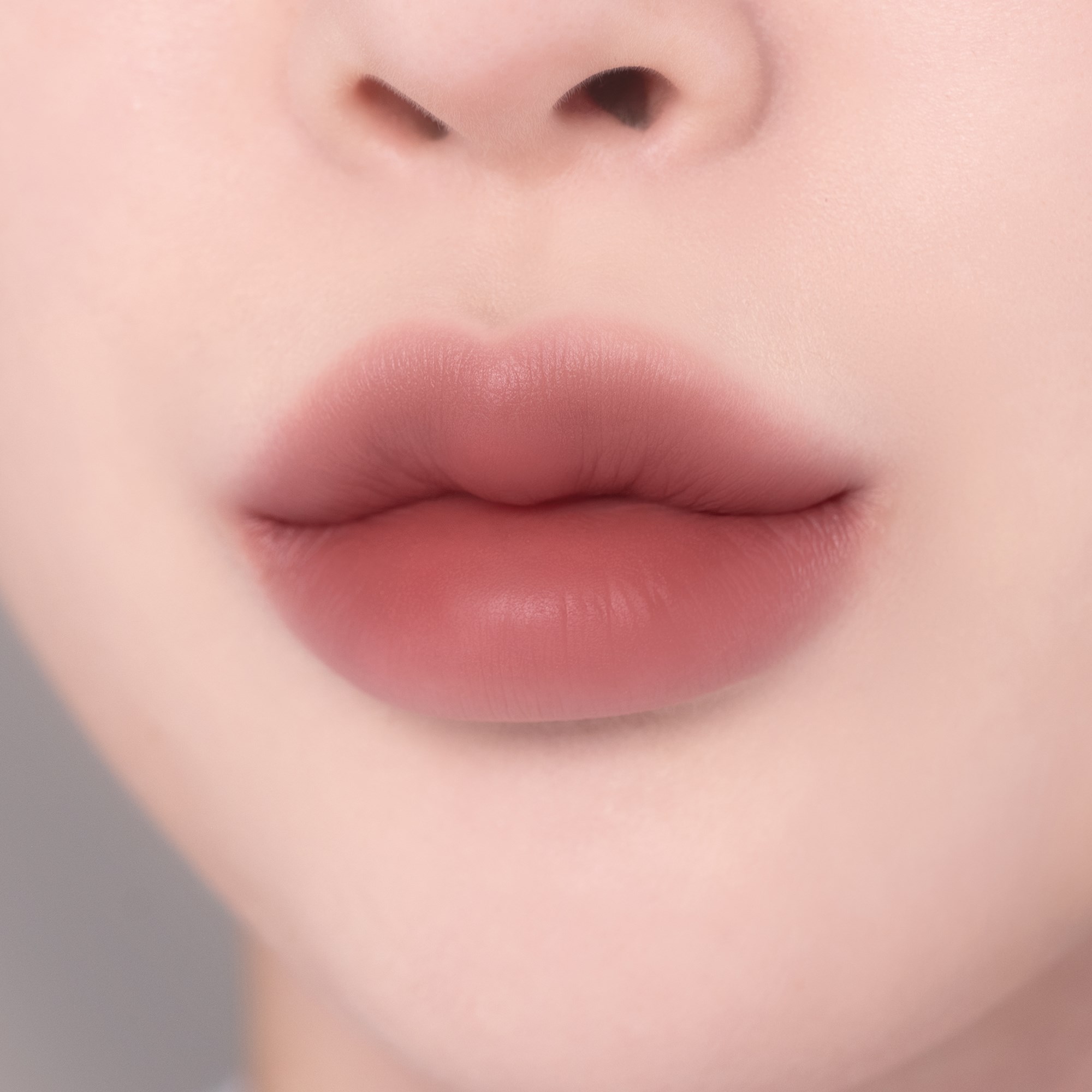 Banila Co Romantic Blush Lip & Cheek 10 Toffee Chocolate (obrázok 4)