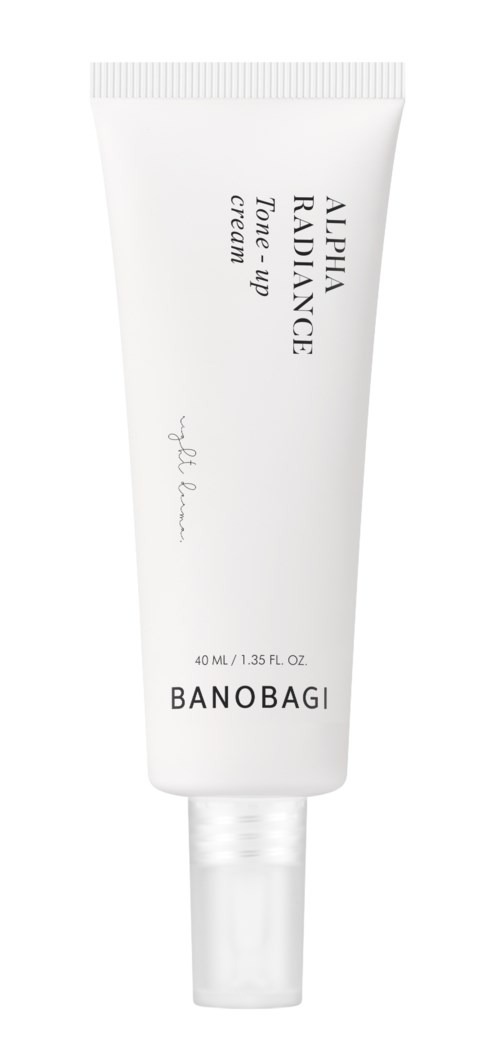 Biała tubka z napisem "Alpia Radiance Toe-up Cream" i "Banobagi," zawiera 40 ml produktu.