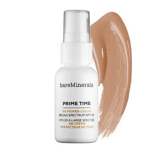 Das Bild zeigt eine weiße Flasche von bareMinerals Prime Time BB Primer-Cream mit einem beigefarbenen Creme-Strich daneben.