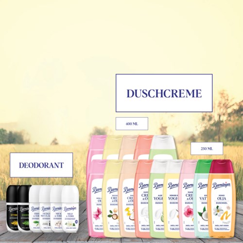 En uppställning av badprodukter inklusive duschkräm, deodorant och olika lotions i färgglada flaskor på gräsmattan.