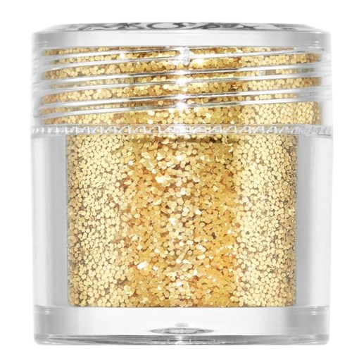 En liten tydlig burk fylld med glänsande, guldglitter, staplad i botten och fyller större delen av behållaren.