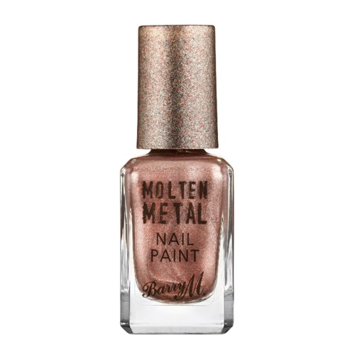 En nagellackflaska märkt 'Molten Metal' i glänsande, guldaktig rosa färg med ett spetsigt guldfärgat lock.