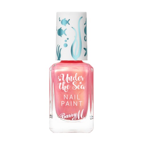 En rosa nagellackflaska med ett havstema, design på korken och vitt text på framsidan.