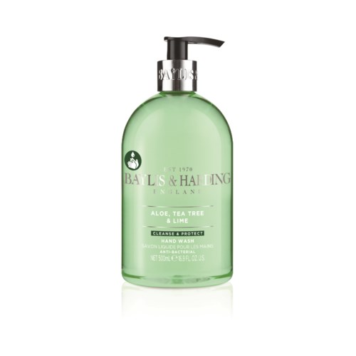 Grön flaska med handtvål och pump, märkt Aloe, Tea Tree & Lime, från Baylis & Harding, ren och skyddande.