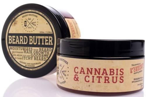 To krukker med skjeggpleieprodukter: en for skjegg smør, en med lukt av cannabis og sitrus.