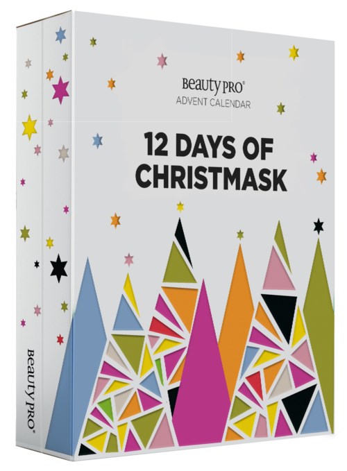 Färgglada geometriska former bildar ett festligt julträd på vit bakgrund, med stjärnor och titeln för en adventskalender.