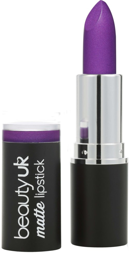 En makeupläppglans i lila färg i ett svart och silverhölje med en vit etikett som säger 'beautyUK matte lipstick.'