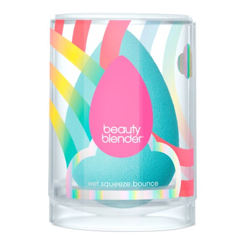 Färggelstrad sminksvamp med etiketten 'beauty blender' och produktnamnet 'wet.squeeze.bounce'.