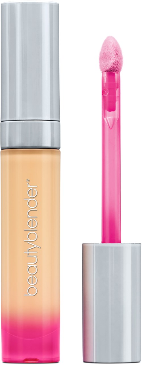 En concealer med en rosa svampapplikator, en sølvhette og en rosa gradientflaske merket 'beautyblender' eller lignende.