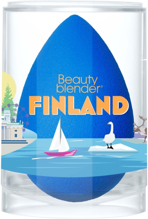 Een grote blauwe druppelvorm met land, water, een zeilboot, vogel en bomen, promoot de schoonheid van Finland.