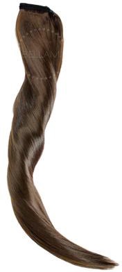 En lång, vågig brunt hårförlängning eller peruk med glänsande, slät yta och naturlig look.