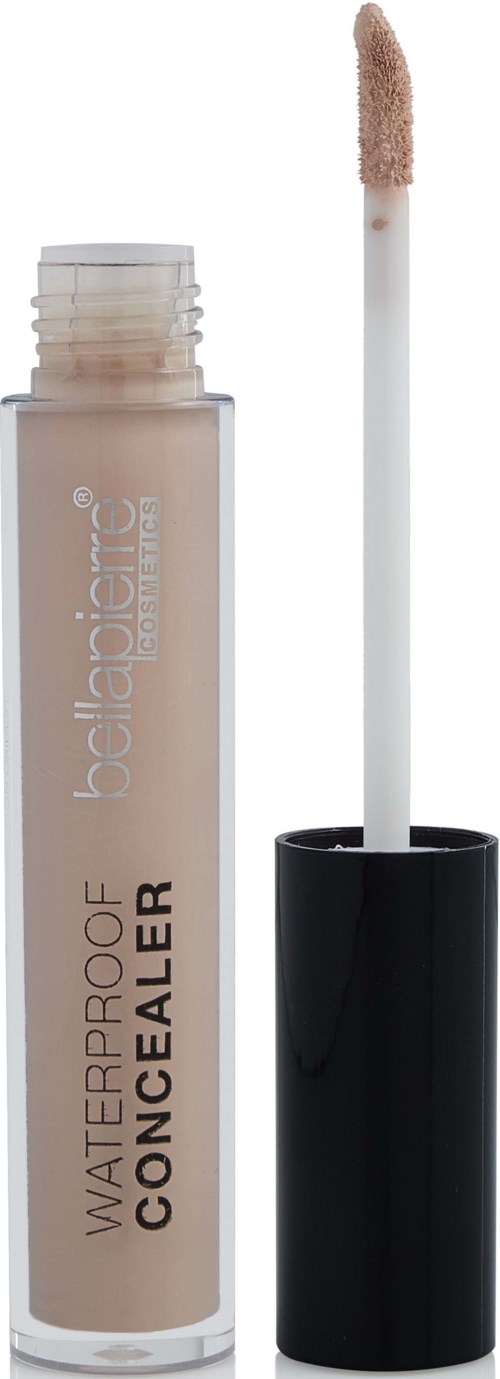 En concealerflaska med en applikatorstav, beige vätska och svart lock. Texten säger vattentät concealer.