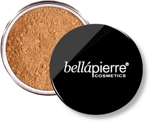 Een container met losse make-up poeder met een zwarte deksel met het label Bellápierre Cosmetics.