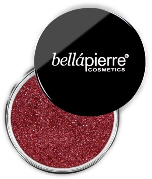 Rødt glitterkosmetikkprodukt i en klar beholder med svart lokk med 'bellápierre COSMETICS'-logo.