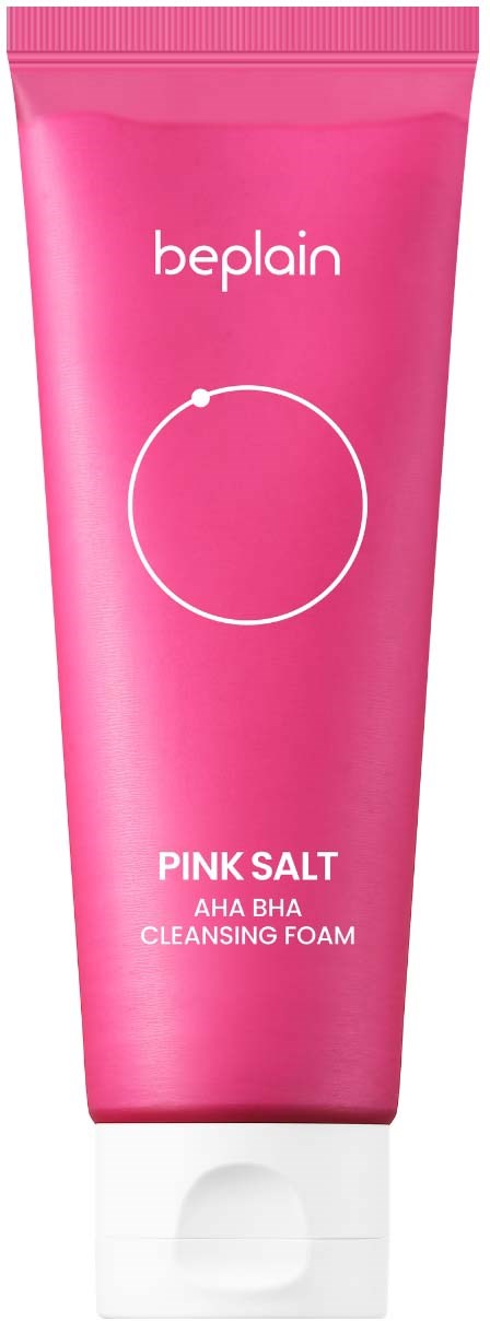 Pink tube med beplain Pink Salt AHA BHA Rengöringsskum. Ljusrosa färg. Varumärke och produktdetaljer står på den.