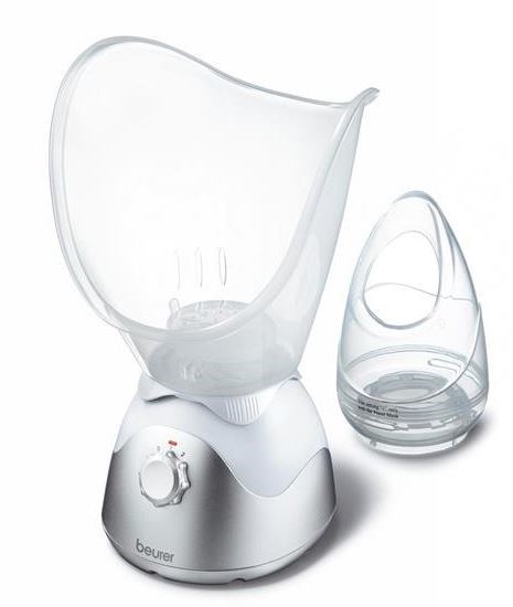 En vit steriliserare för babyflaskor med ett stort transparent lock och en liten separat behållare.