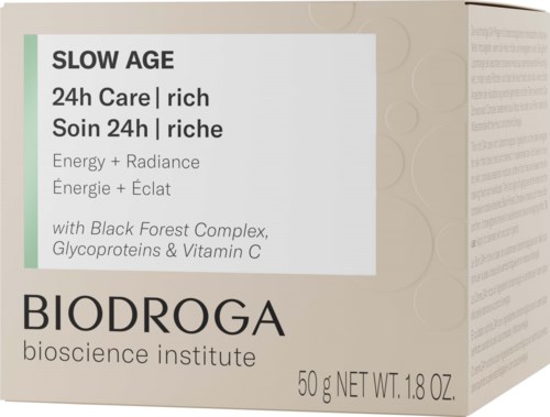 Verpackung für Hautpflegeprodukt mit Text über schnelle, reiche Pflege, Energie, Vitamine und Inhaltsstoffe wie Black Forest Complex.