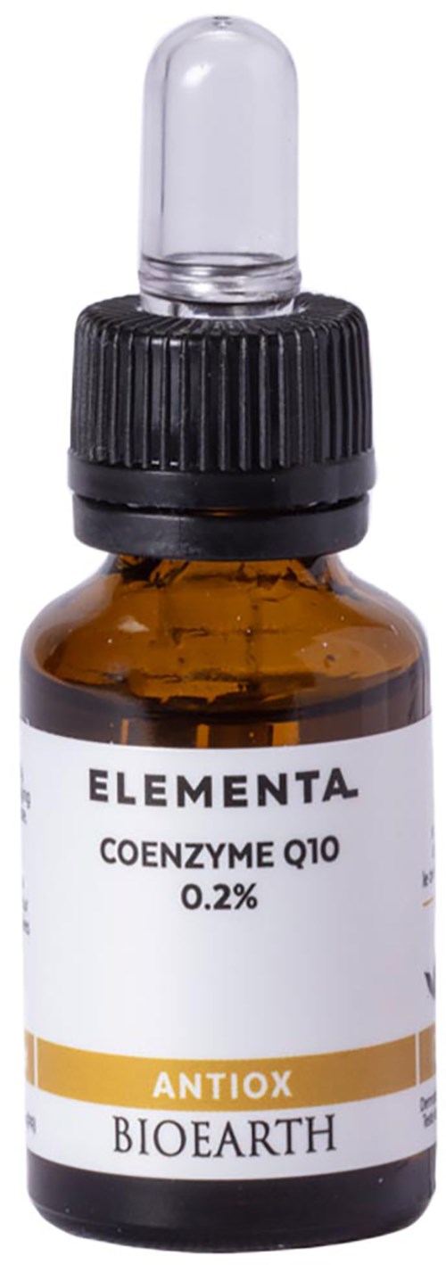 Liten brun flaske med pipette, merket 'ELEMENTA Coenzyme Q10 0,2% AntiOx BioEarth'.