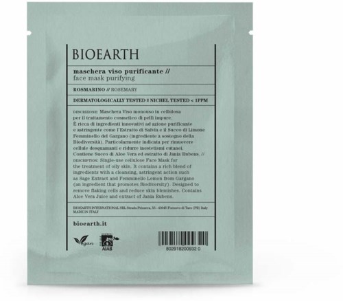 Ett ansiktsmaskpaket med instruktioner och ingredienser, främst grönt med svart text och streckkod.