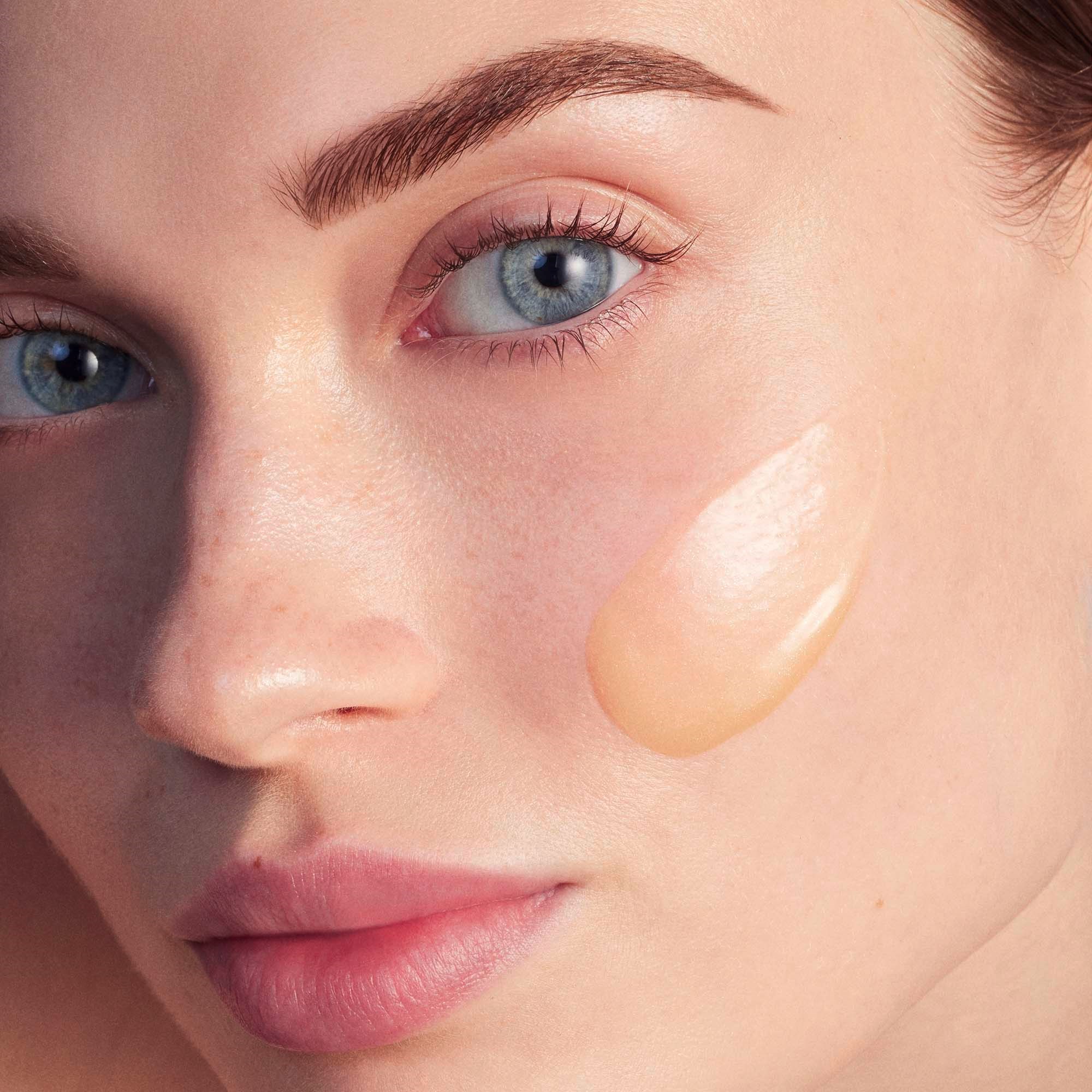 Biotherm Aquasource+ Vitamin Glow Hydra-Bronze Drops (obrázok 4)