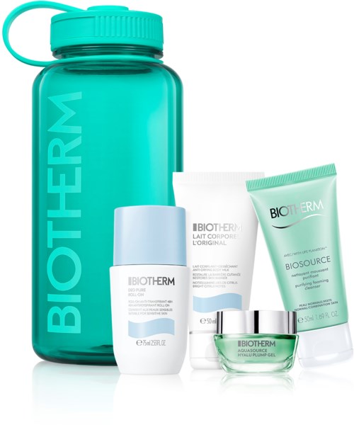 En stor blågrønn vannflaske med Biotherm-merkenavnet, omgitt av hudpleiekremrør og en liten krukke.