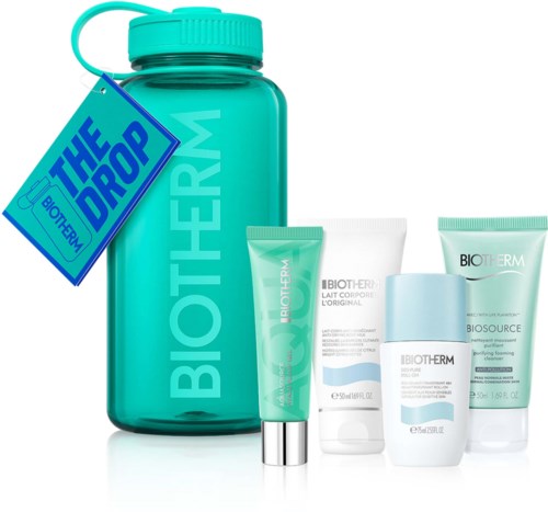 En stor blå behållare med en blå etikett som säger BIOTHERM och THE DROP. Fyra små flaskor och tuber av hudvårdsprodukter.