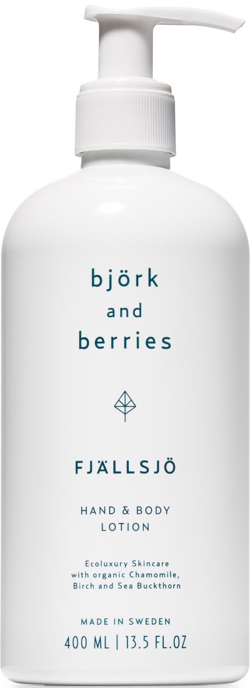 Valkoinen pumppupullo, jossa on lotion nimeltä 'björk and berries' käsi- ja vartalolle, tehty Ruotsissa.