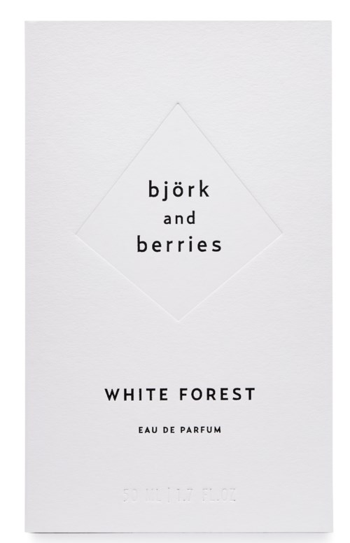 En enkel vit box med svart text för 'Björk and Berries White Forest Eau de Parfum'.