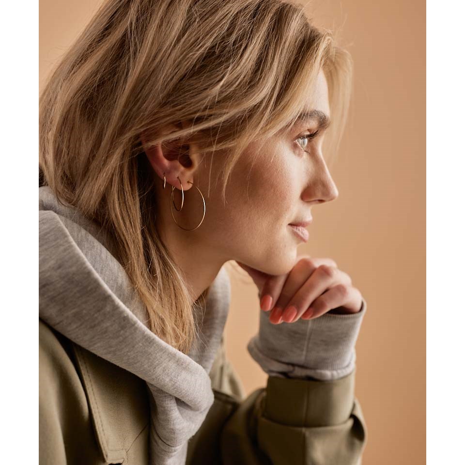 Blomdahl Golden Titanium Ear Ring 35 mm (obrázok 3)