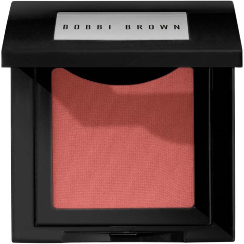 En rosa rouge i ett svart kompakt med en vit etikett som säger "BOBBI BROWN."