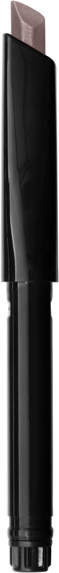Schwarzer und silberner Lidschattenpinsel mit flacher, abgewinkelter Spitze für das Auftragen von Lidschatten.