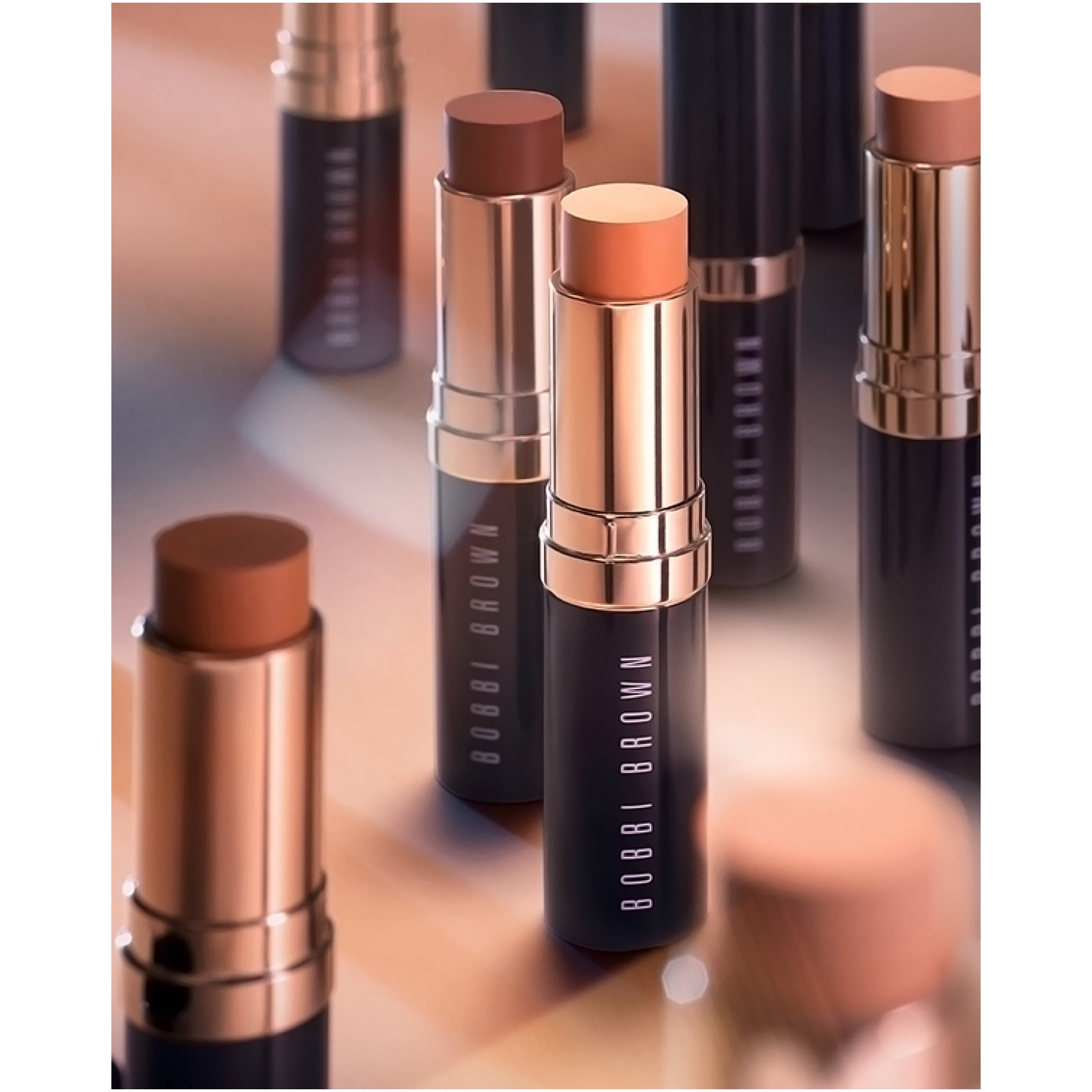 Bobbi Brown Podkład w sztyfcie Skin Foundation Stick Neutral Almond (obrázok 4)