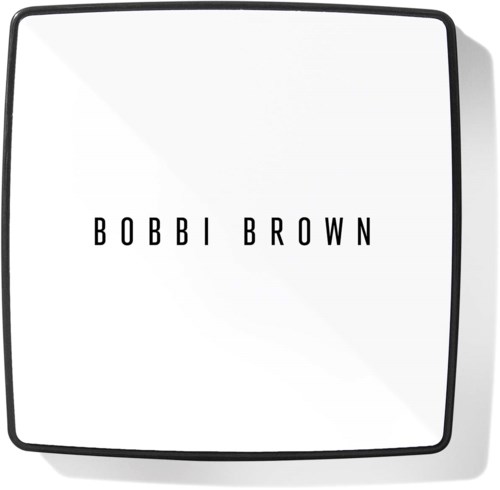 Valkoinen neliö, jossa teksti 'BOBBI BROWN' mustana keskellä. Kevyt varjo oikeassa reunassa, musta reuna.