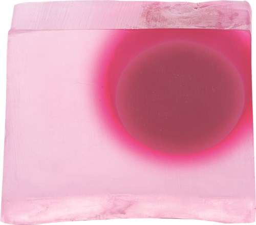 Et rosa abstrakt kunstværk med en stor cirkulær form og bløde farveovergange.