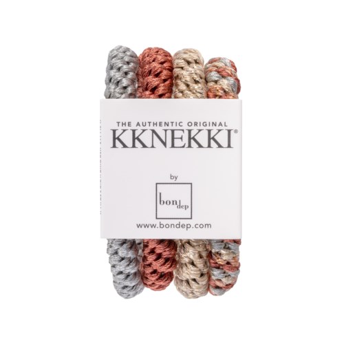 Sechs bunte geflochtene Garne in Grau, Pink, Beige und Multicolor, mit weißem Etikett verpackt.