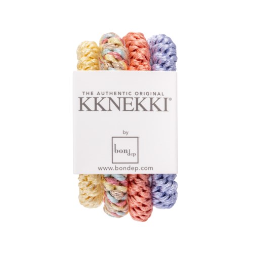 Bunte gedrehte Garne sind in einem weißen Etikett eingeschlossen, zeigt die Marke KKNEKKI und Website www.bondep.com.