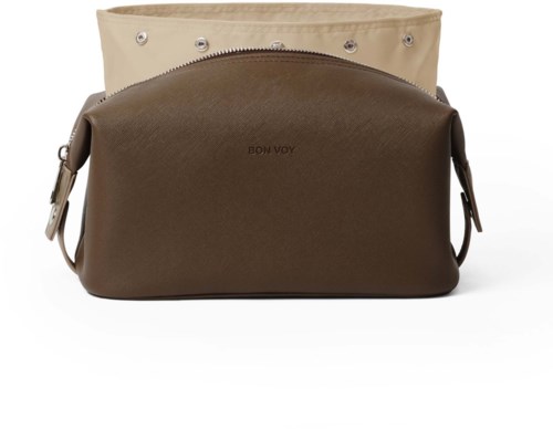 En brun väska med en mindre beige väska inuti, märkt "BON VOY."