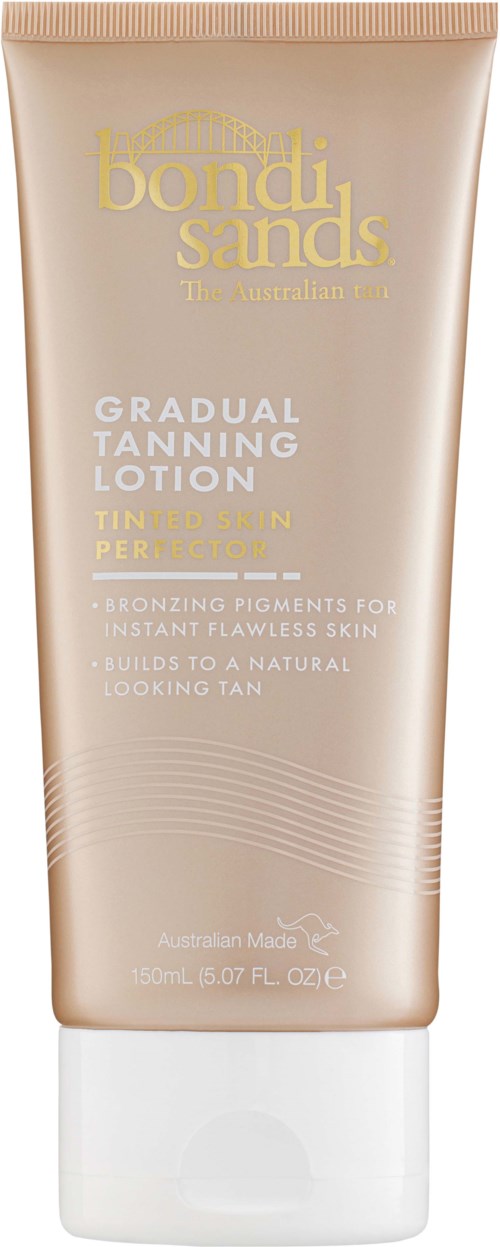 En tube med Bondi Sands gradvis selvbruningslotion, der fremhæver fordele som naturlig solbrunhed og hudbeskyttelse.