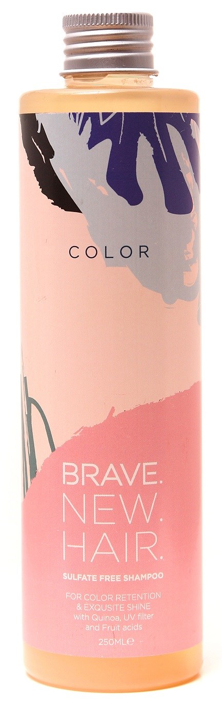 En rosa flaske med sulfafri sjampo med abstrakte lilla og svarte design, merket "Brave New Hair."