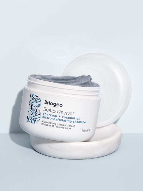Шампунь Briogeo Scalp Revival Charcoal + Coconut Oil отшелушивающий, для раздражённой кожи головы — фото 3
