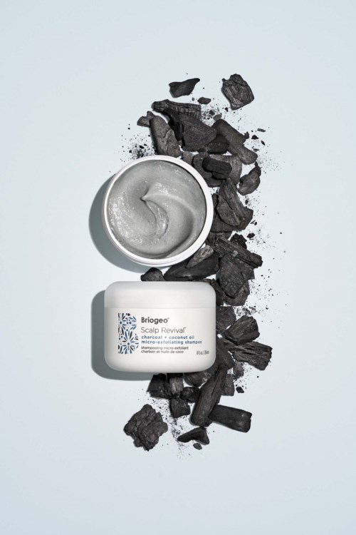Шампунь Briogeo Scalp Revival Charcoal + Coconut Oil отшелушивающий, для раздражённой кожи головы — фото 4