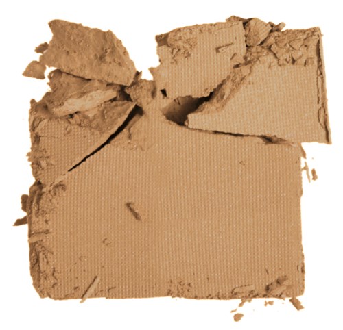 En trasig, beige makeup- eller kosmetikpuder tillsammans med krossade bitar och löst puder.