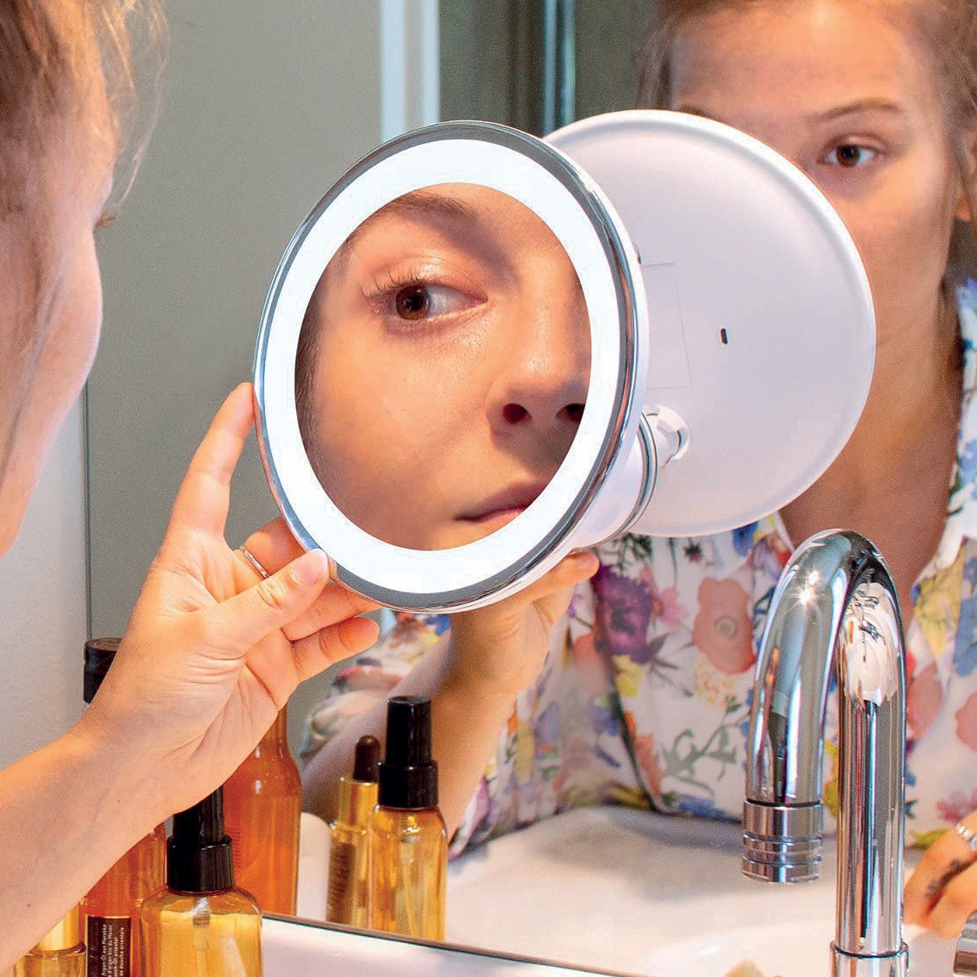 Alternativ bild 1 för Browgame Cosmetics Signature Suction Mirror 10x Large