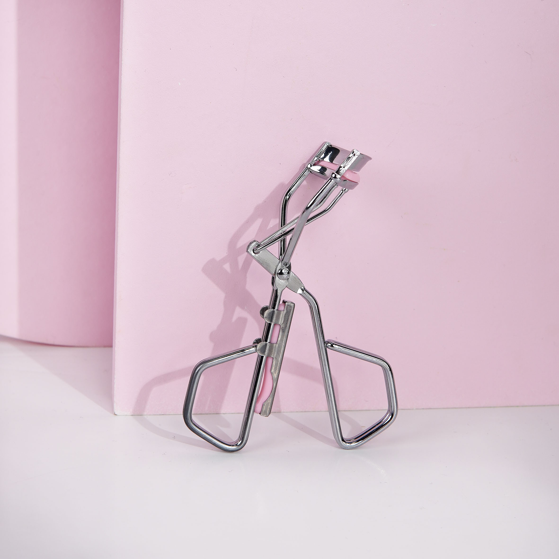 Alternativ bild 1 för Brushworks Classic Lash Curler