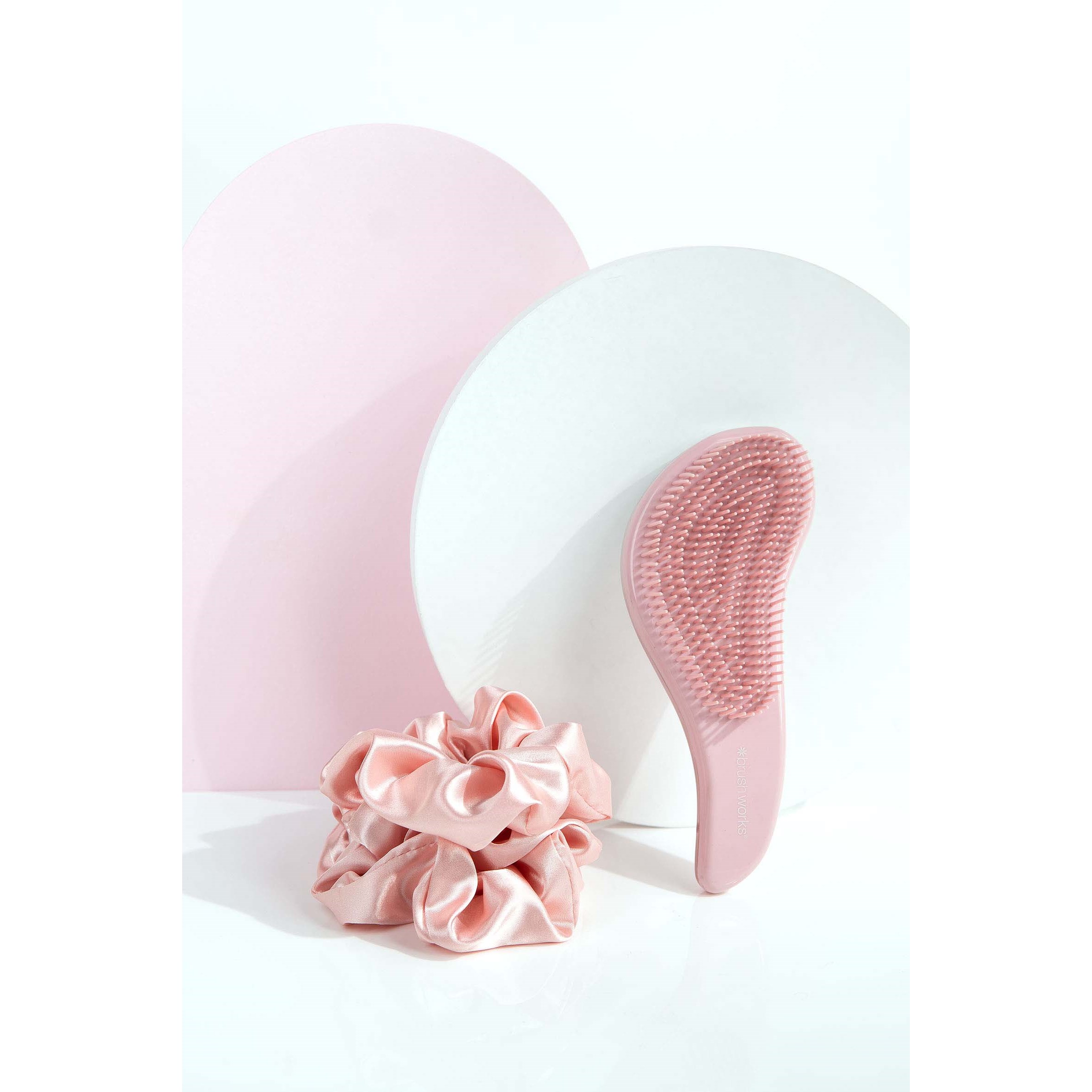 Brushworks Detangling Brush and Scrunchie Set (obrázok 3)