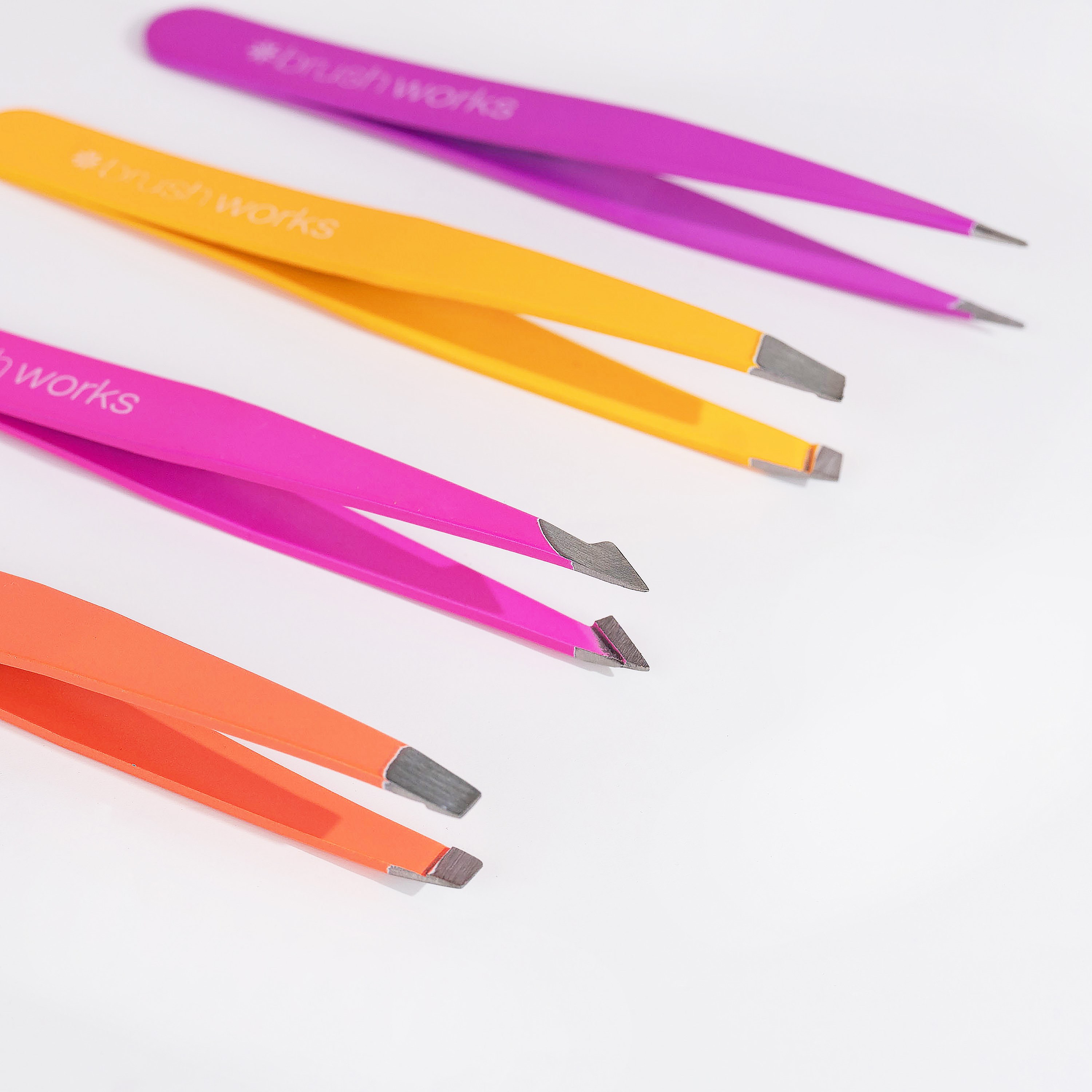 Brushworks HD 4 Piece Combination Tweezer Set - Brights - zestaw pęset (obrázok 3)