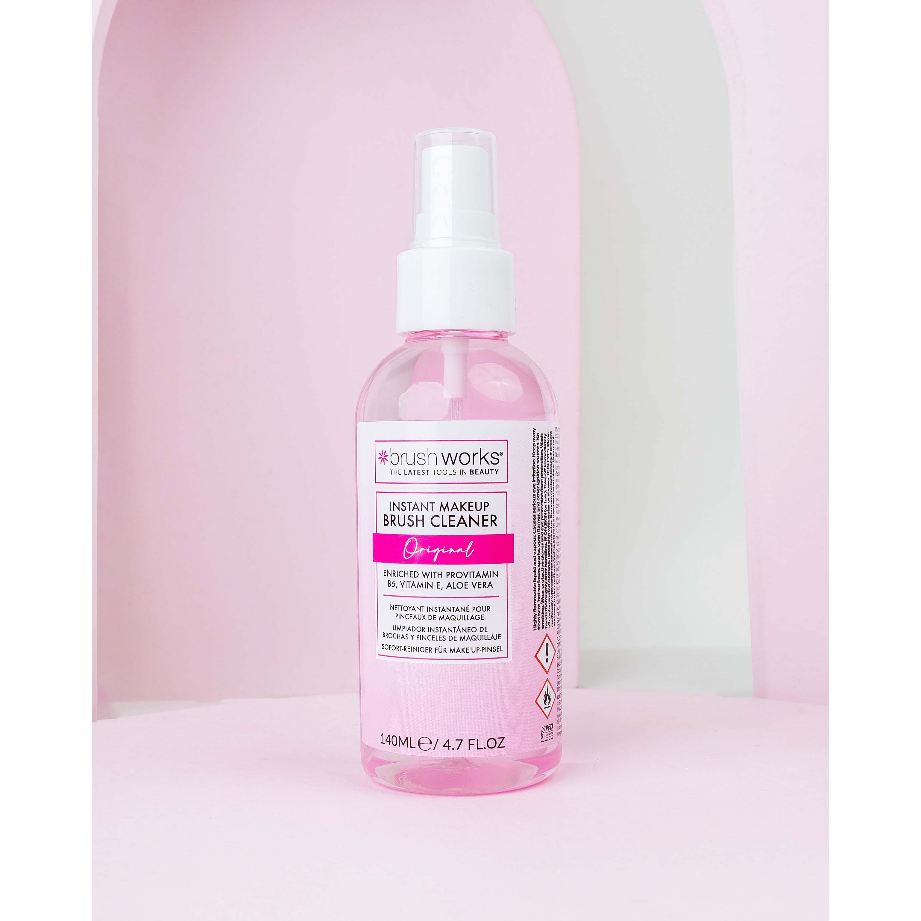 Alternativ bild 1 för Brushworks Instant Makeup Brush Cleanser 140 ml