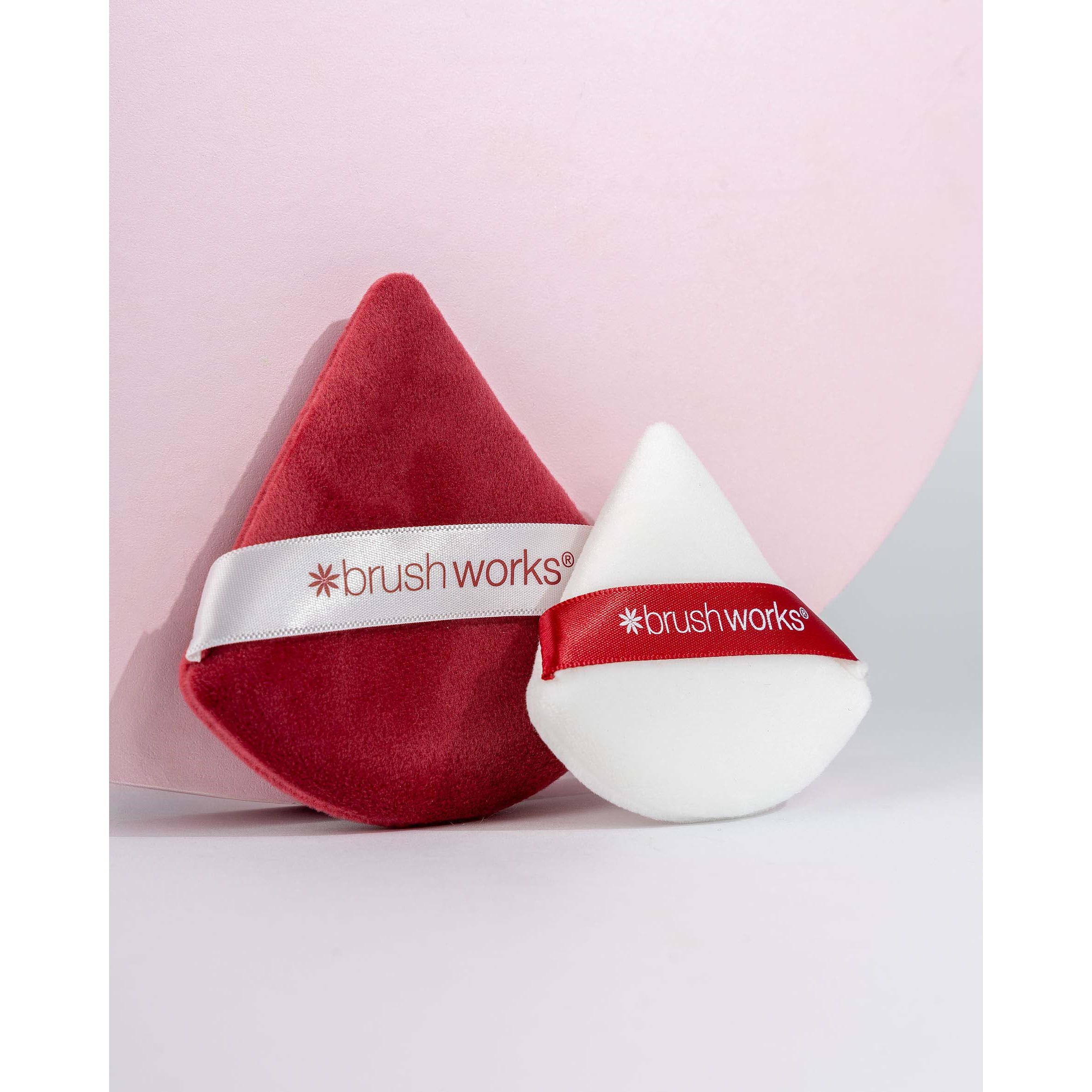 Brushworks Limited Edition Triangular Powder Puff Duo (obrázok 9)