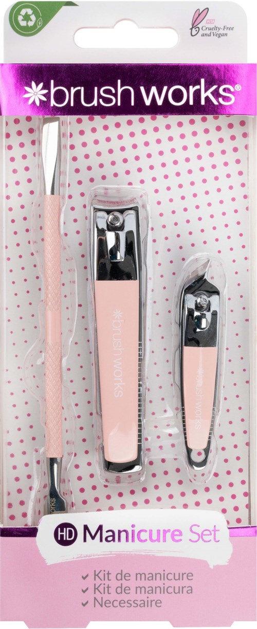 Manicure set met nagelknipper en kleine vijl in roze en zilver, verpakt met roze stippen.